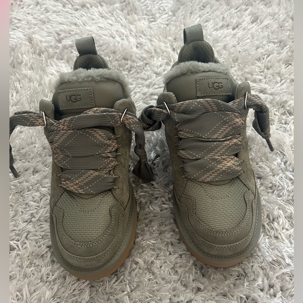 UGG Women’s Lowmel’s